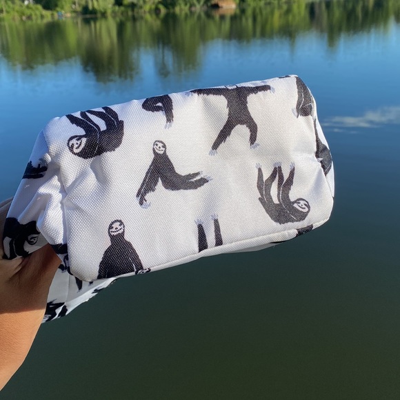 Sloth Print Lunch Tote - Picture 5 of 7